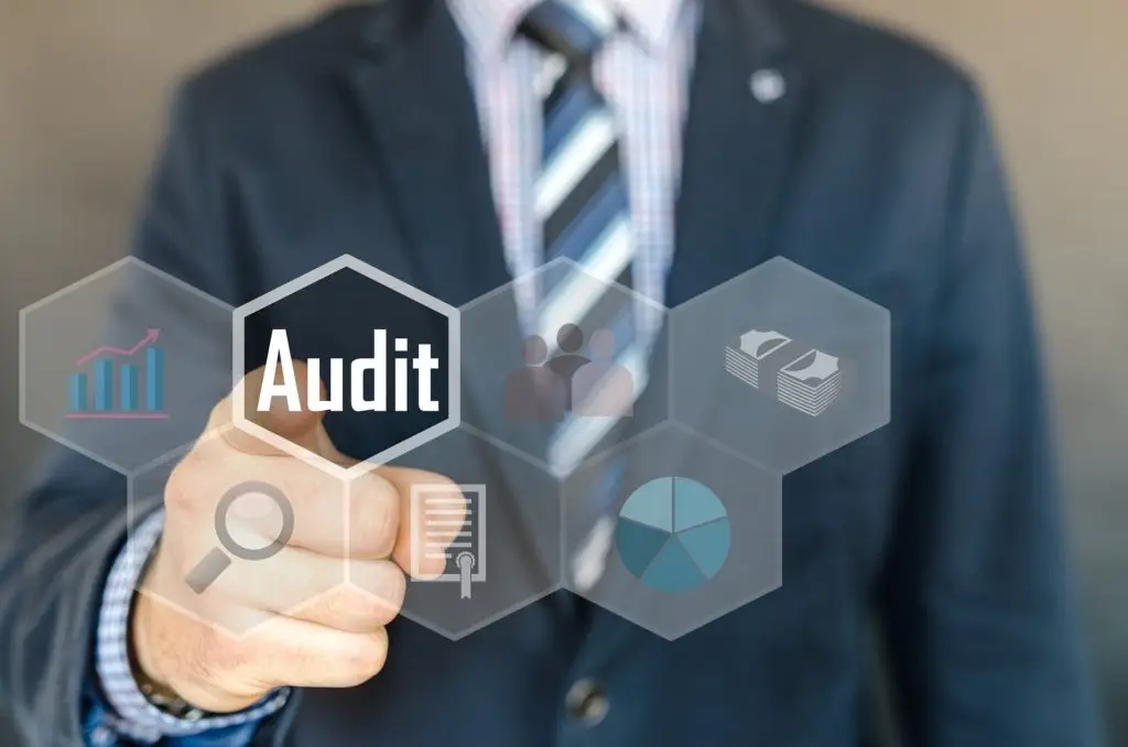 Audit und Qualitätssicherung beim Lieferanten vor Ort