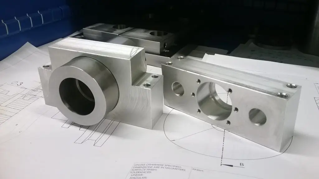 Stahlbauteile und Werkstücke aus der CNC-Lohnfertigung von ATLAStec